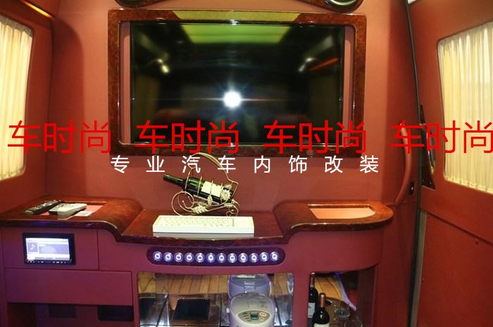 鄭州車時(shí)尚 奔馳威霆 內(nèi)飾改裝