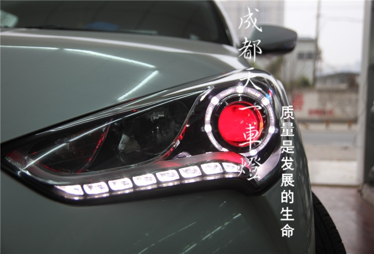 成都現(xiàn)代飛思車燈改裝Q5海拉雙光透鏡歐司朗氙氣燈惡魔眼日行燈