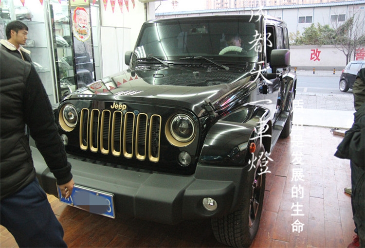 成都JEEP牧馬人大燈總成改裝 成都13款牧馬人改裝氙氣燈LED天使眼透鏡