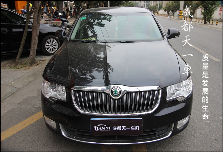 成都斯柯達(dá)昊銳改車(chē)燈|昊銳車(chē)燈改裝升級(jí)雙光透鏡氙氣燈
