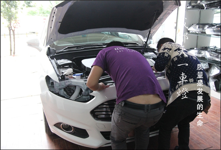 成都福特新蒙迪歐改車燈|蒙迪歐車燈改裝海拉雙光透鏡歐司朗氙氣燈日行燈