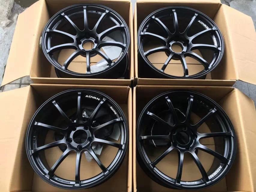 橫 濱 RS2 全新19寸到貨