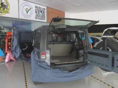 佛山途歌汽車影音：Jeep 牧馬人音響改裝（11）
