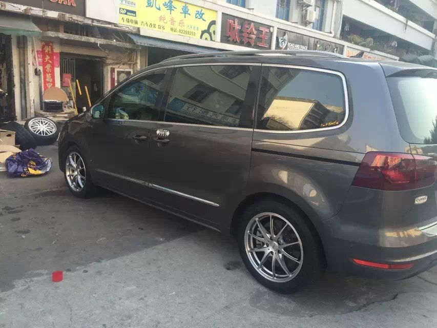 猜 車  ？G25、全新18寸已售