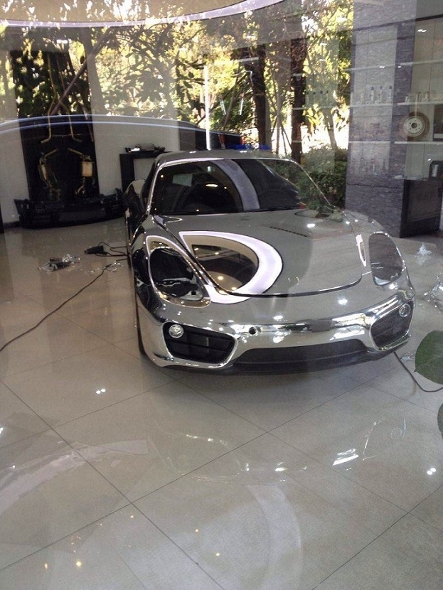 保時捷卡曼貼電鍍銀，走在路上真亮瞎你的雙眼