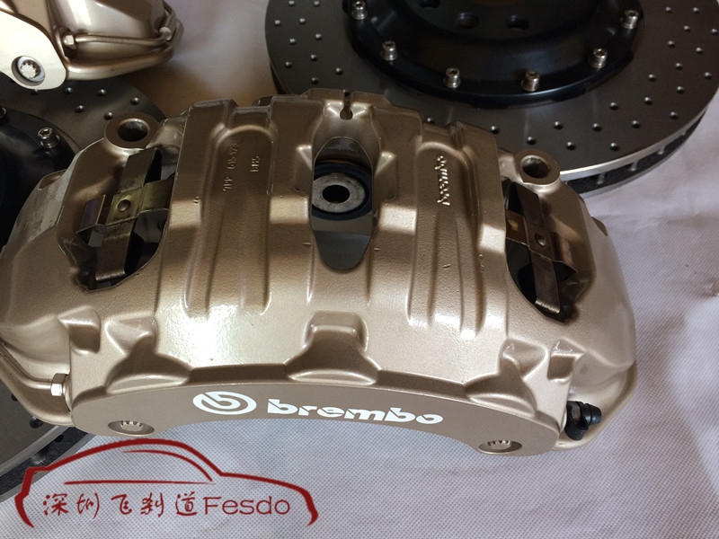 BREMBO 19Z六活塞剎車卡鉗套裝，奧迪A4L改裝案例