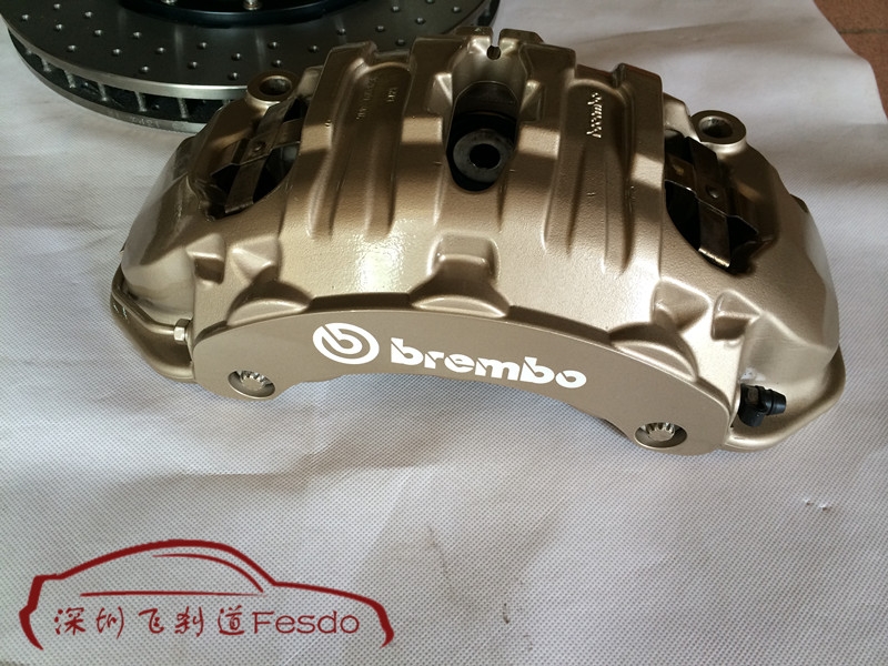 BREMBO 19Z六活塞剎車卡鉗套裝，奧迪A4L改裝案例