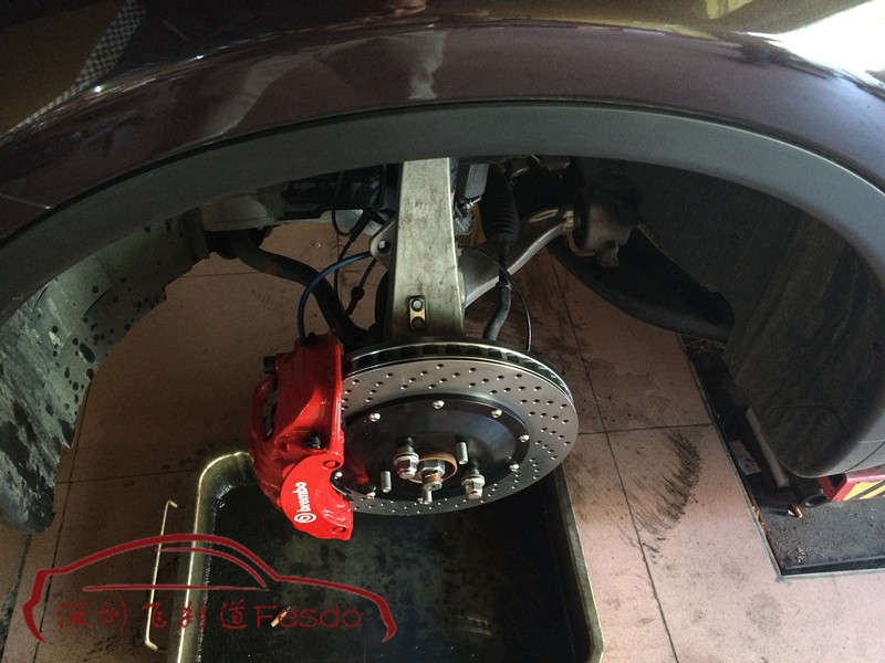 BREMBO 19Z六活塞F50四活塞剎車卡鉗套裝，英菲尼迪QX70改裝案例