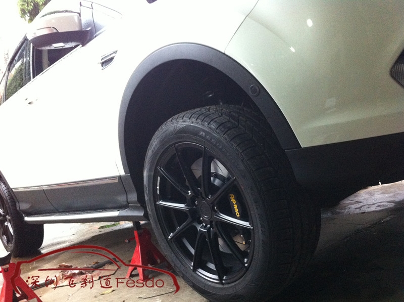 AP7040六活塞剎車卡鉗套裝與后加大盤，福特翼虎改裝案例