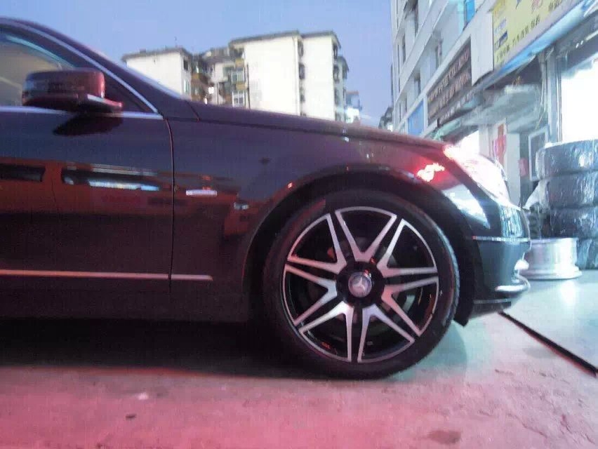 奔馳，裝AMG．18寸