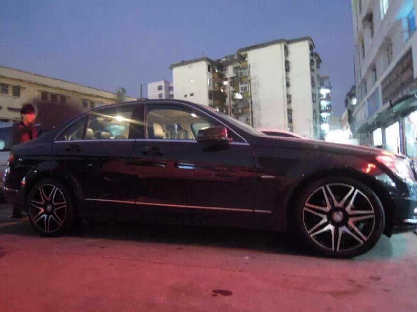 奔馳，裝AMG．18寸
