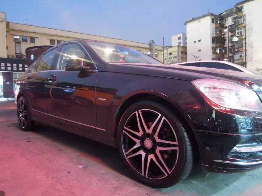 奔馳，裝AMG．18寸