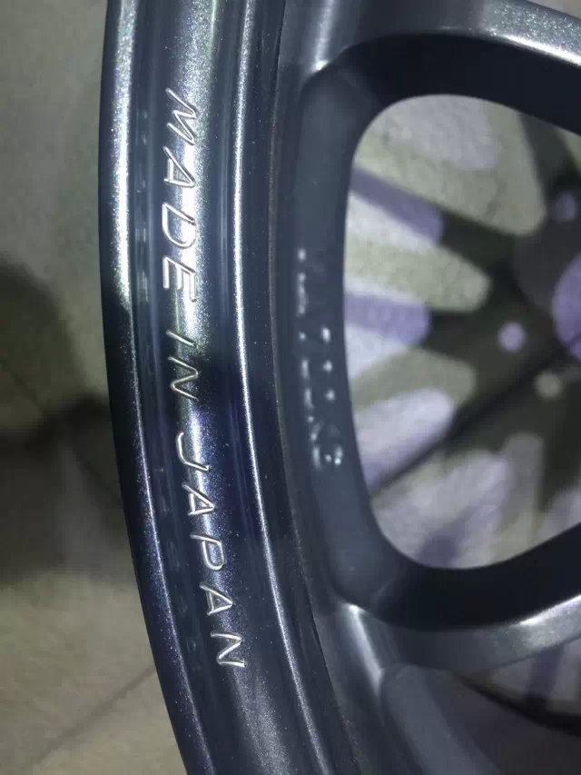 新款．新鮮出爐RE30．18寸