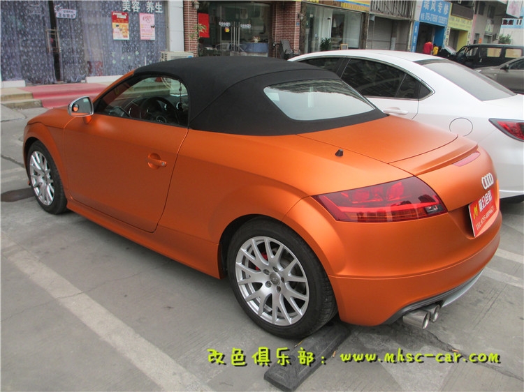 奧迪TT車身改顏色 深圳汽車改色貼膜哪里好 車衣裳膜幻色彩