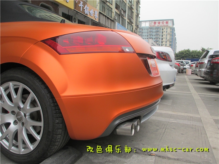 奧迪TT車身改顏色 深圳汽車改色貼膜哪里好 車衣裳膜幻色彩
