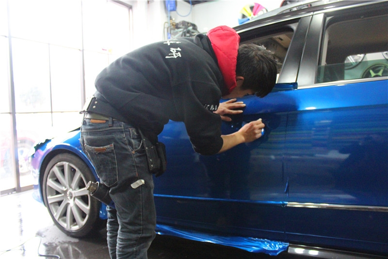 大眾居家神車換裝法國HEXIS車身膜 讓R36從此耀眼奪目,與眾不同!