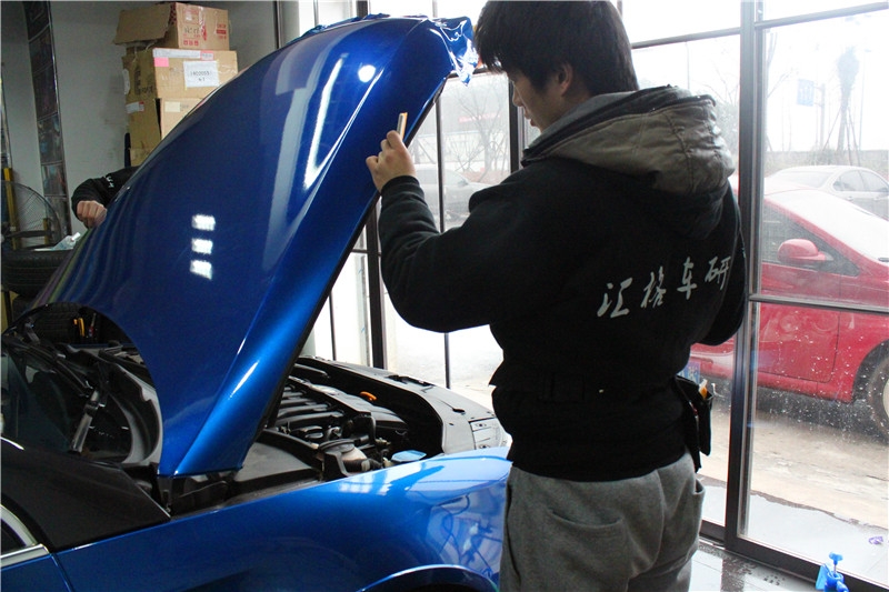 大眾居家神車換裝法國HEXIS車身膜 讓R36從此耀眼奪目,與眾不同!