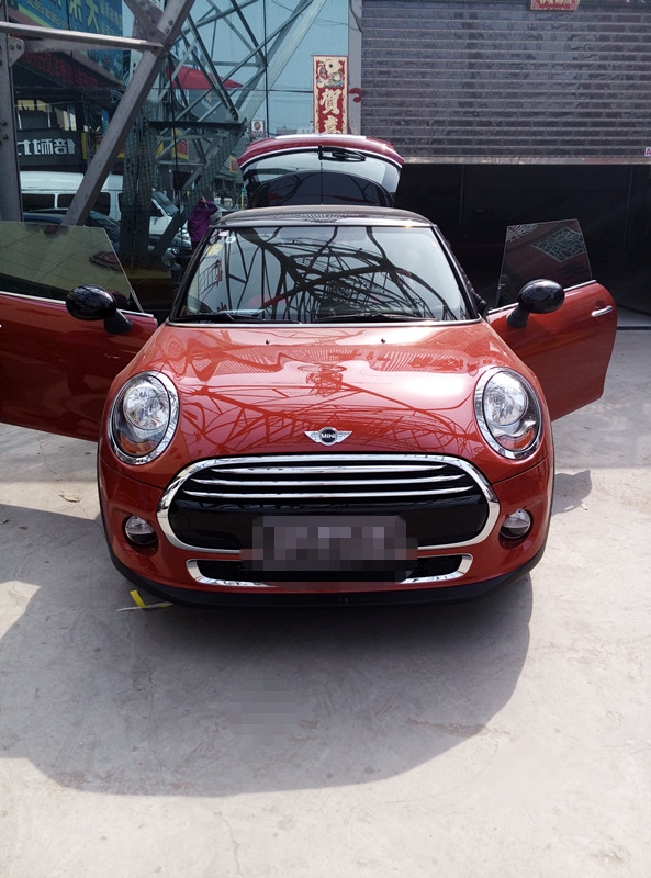 鄭州車時(shí)尚新品貢獻(xiàn)-寶馬系列MINI內(nèi)飾個(gè)性改裝