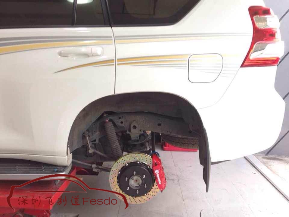 BREMBO GT前六后四原裝剎車卡鉗套裝，豐田霸道改裝案例