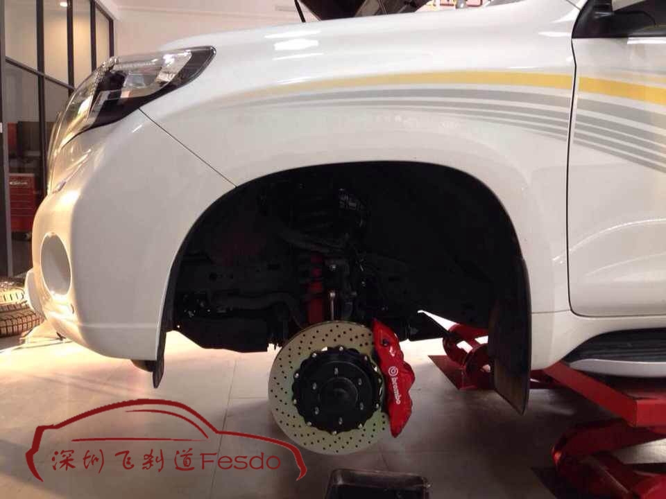 BREMBO GT前六后四原裝剎車卡鉗套裝，豐田霸道改裝案例