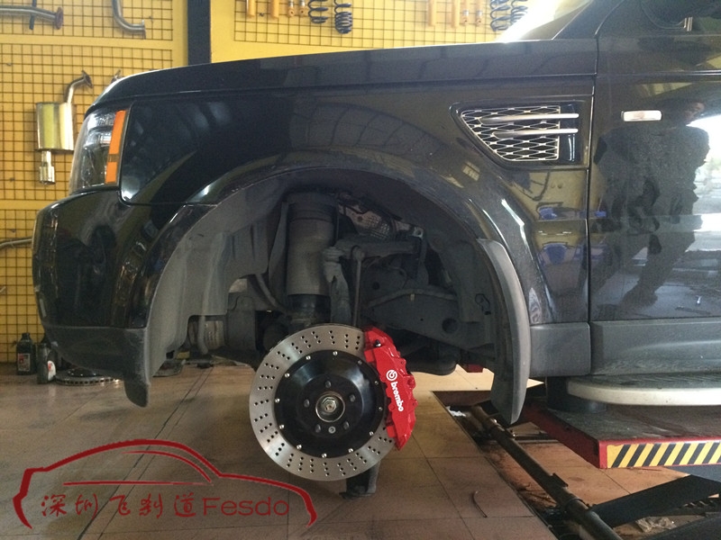 BREMBO OE款前八后四剎車套裝，路虎攬勝運動版改裝案例