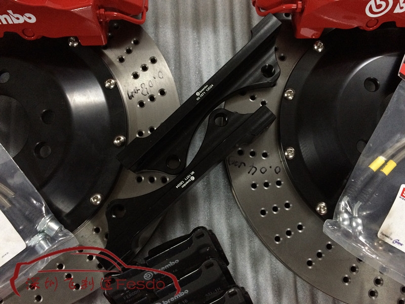 BREMBO OE款前八后四剎車套裝，路虎攬勝運動版改裝案例
