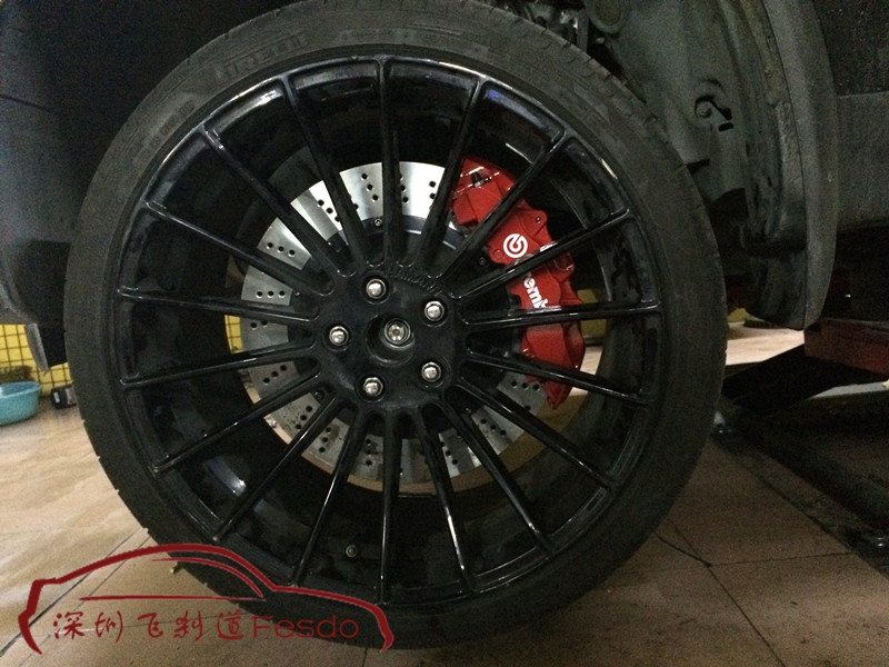 BREMBO OE款前八后四剎車套裝，路虎攬勝運動版改裝案例