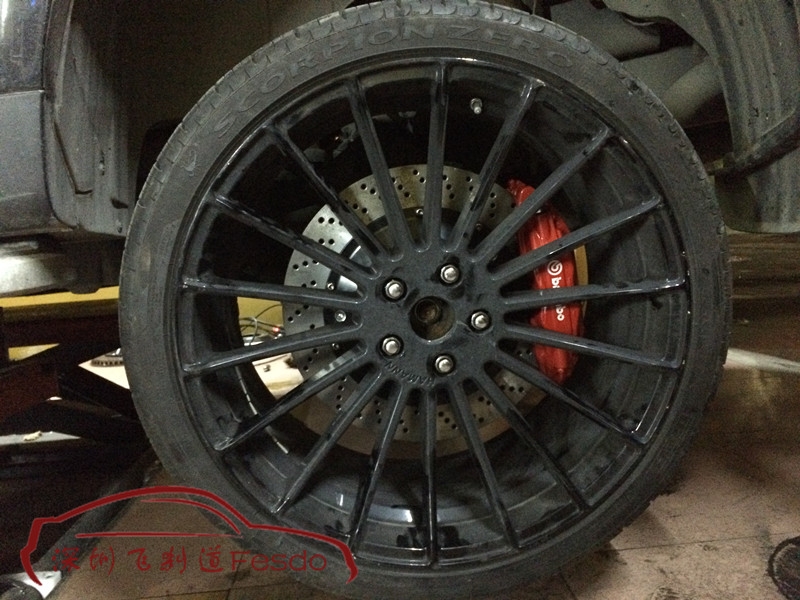 BREMBO OE款前八后四剎車套裝，路虎攬勝運動版改裝案例
