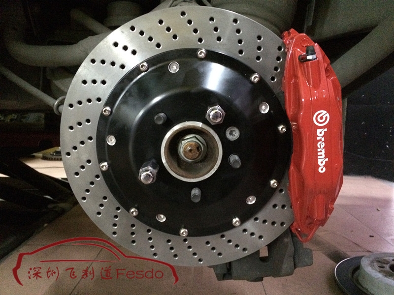 BREMBO OE款前八后四剎車套裝，路虎攬勝運動版改裝案例
