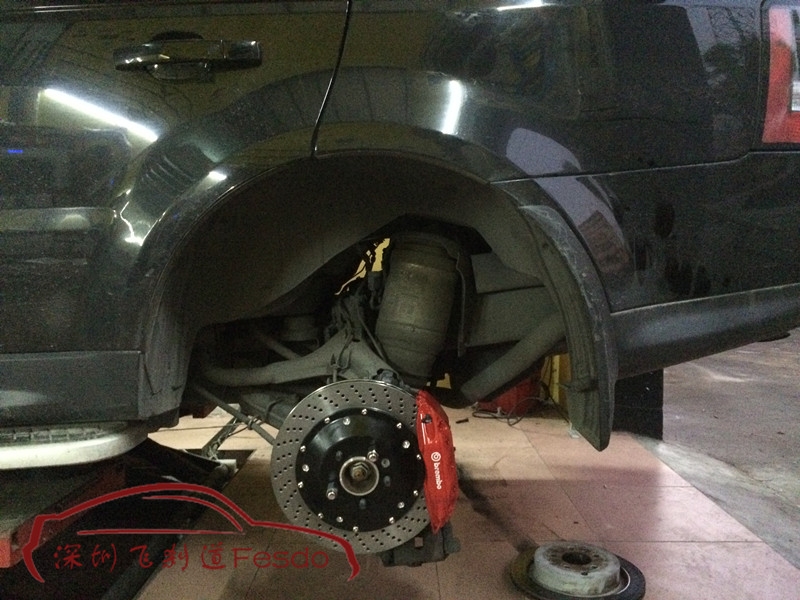 BREMBO OE款前八后四剎車套裝，路虎攬勝運動版改裝案例