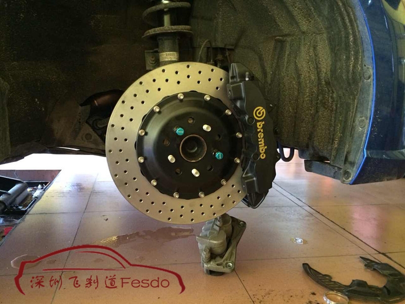 BREMBO OE款前八后四剎車卡鉗套裝，斯巴魯BRZ改裝案例