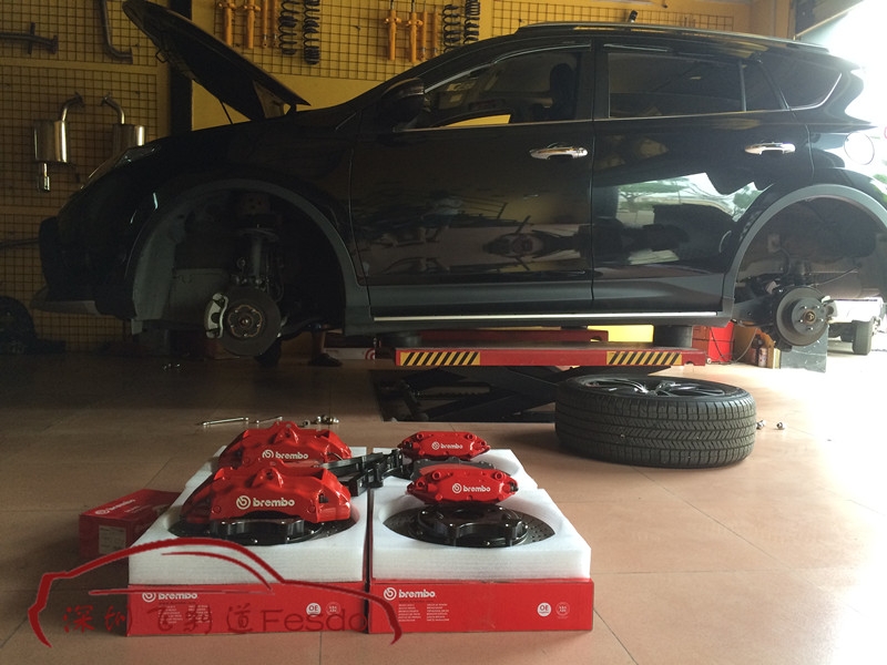 BREMBO OE款17Z前六后四，豐田RAV4改裝案例后輪雙卡鉗