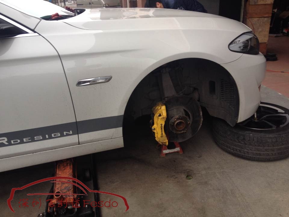 BREMBO OE款17Z前六后四，寶馬5系改裝案例后輪雙卡鉗