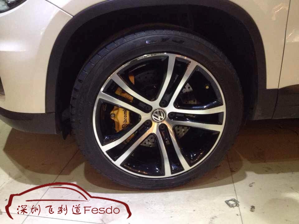 BREMBO OE款17Z大六活塞與后加大盤(pán)套裝，大眾途觀改裝案例