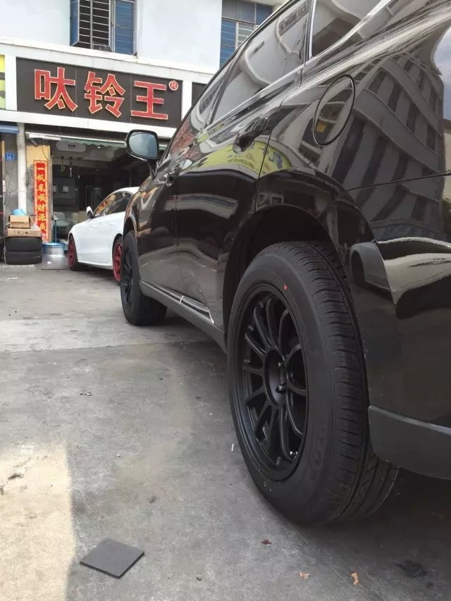 雷克薩斯,裝19寸、SSR