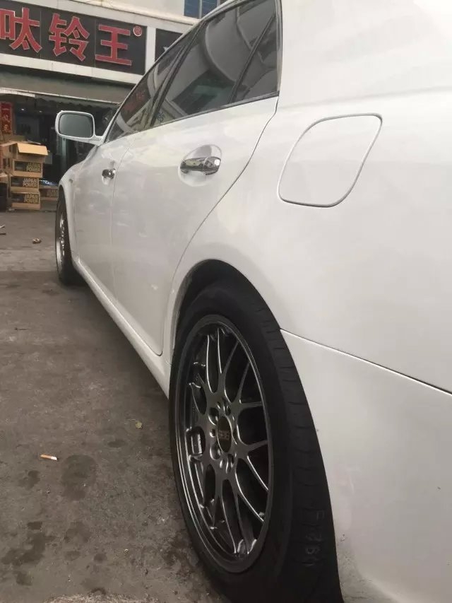 銳志， 裝18寸、BBS