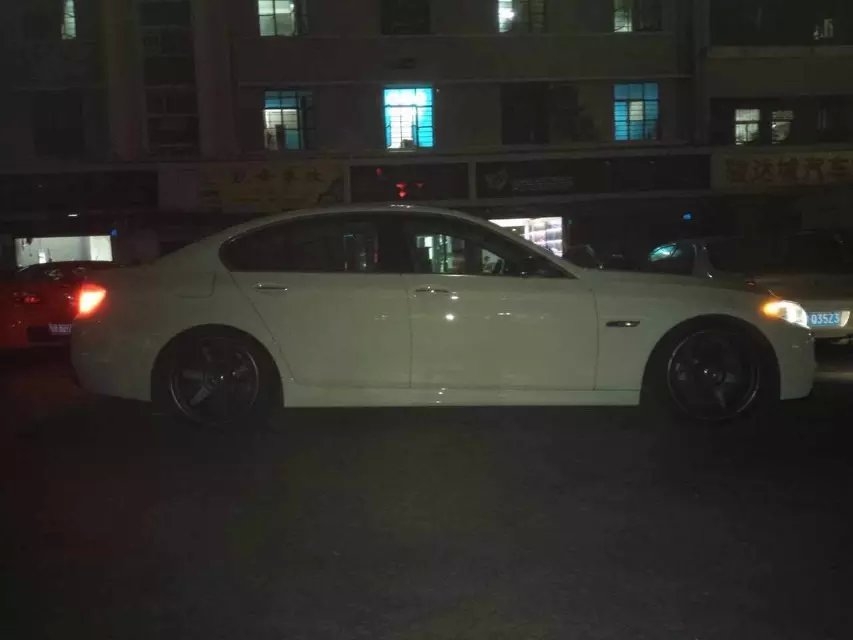 昨晚裝車，師傅們辛苦啦：寶馬，裝20寸、全新TE37