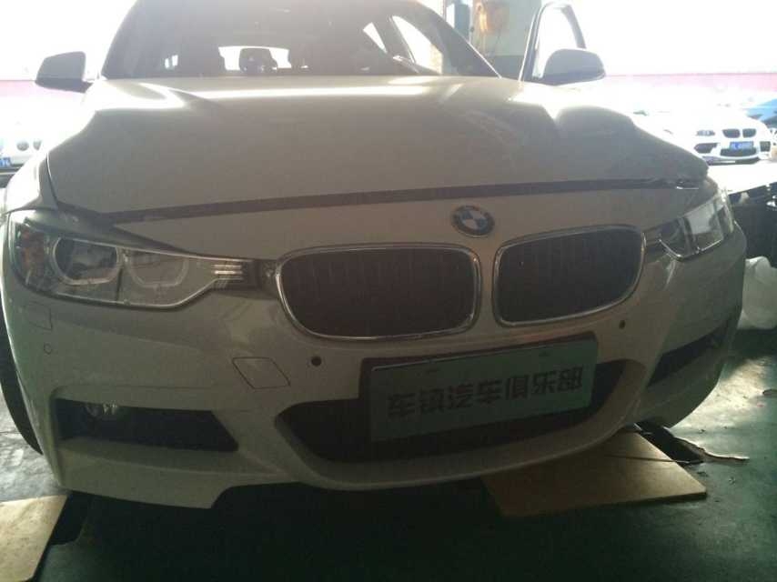 【車鎮(zhèn)改裝】寶馬F30NBT主機，倒車影像，手寫旋鈕配三色中網(wǎng)