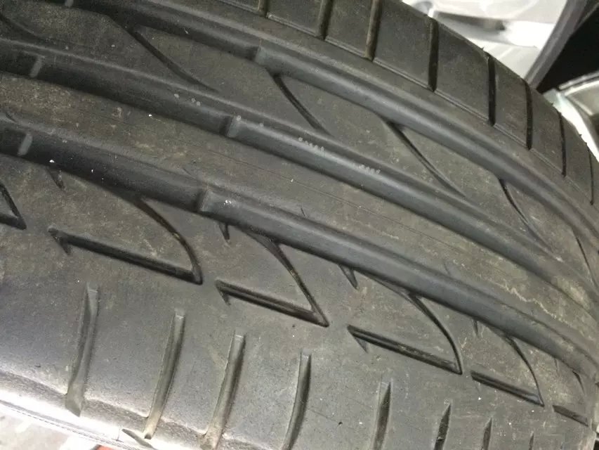 新款：3系、19寸，帶普利司通S001防爆胎