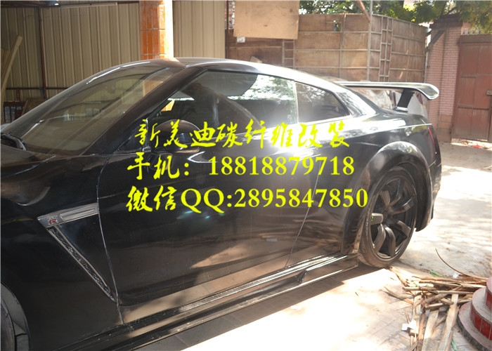 日產(chǎn)GT-R NISSAN GTR R35 VARIS款碳纖前唇 前擾流 碳纖前下巴 碳纖維大包圍 葉子板 尾翼機(jī)蓋 改裝