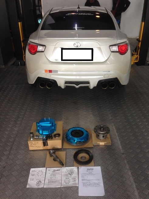 豐田GT86升級(jí)防傾桿，變速系統(tǒng)，和加裝機(jī)械增壓：