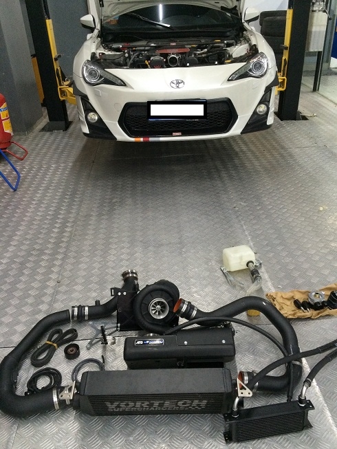 豐田GT86升級(jí)防傾桿，變速系統(tǒng)，和加裝機(jī)械增壓：