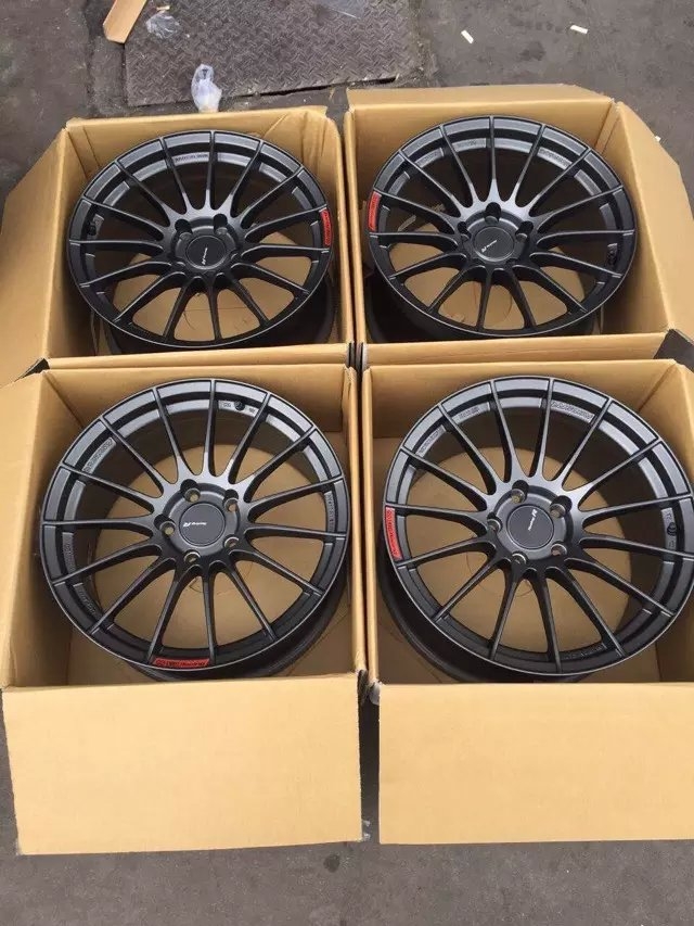 ENKEI  RS05RR 全新  18寸，寶馬用