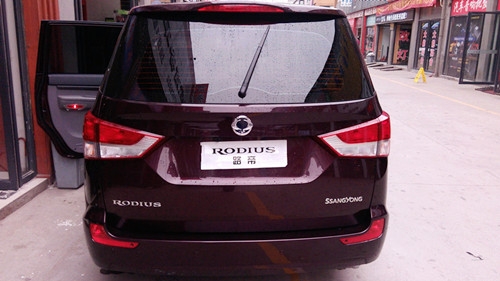 雙龍小型SUV--路帝木地板改裝
