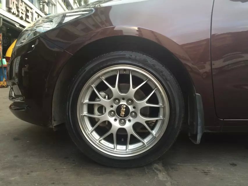 KIA 裝17寸、BBS