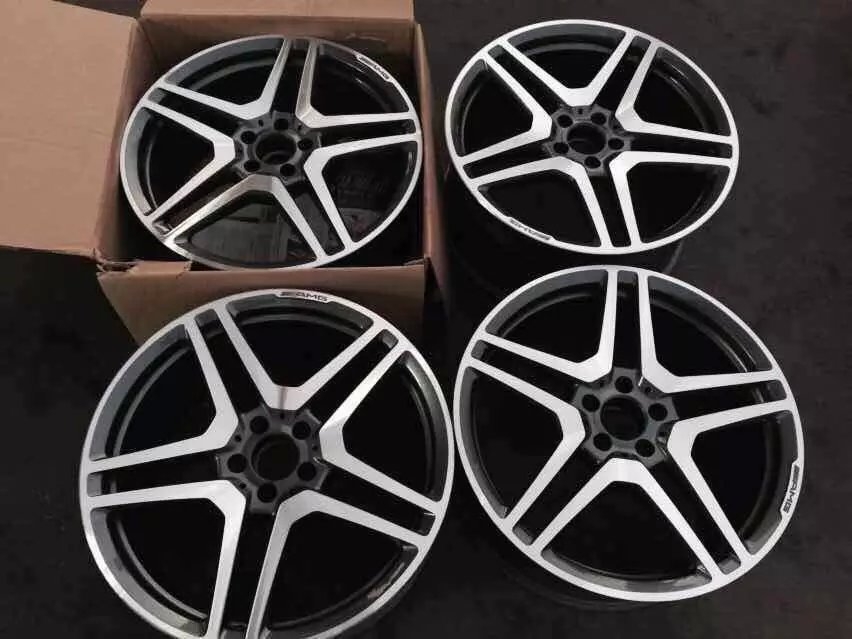 奔馳，裝20寸、AMG