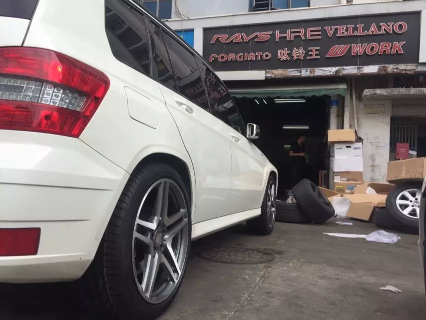 奔馳，裝20寸、AMG