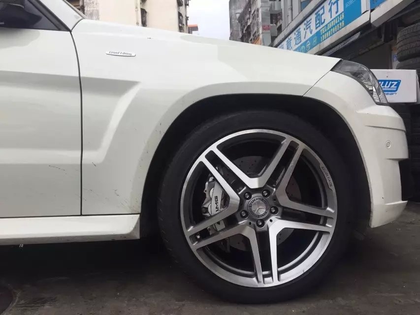 奔馳，裝20寸、AMG