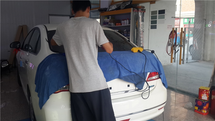 壽光改燈，無限動(dòng)力車改軒逸貼膜改氙氣燈