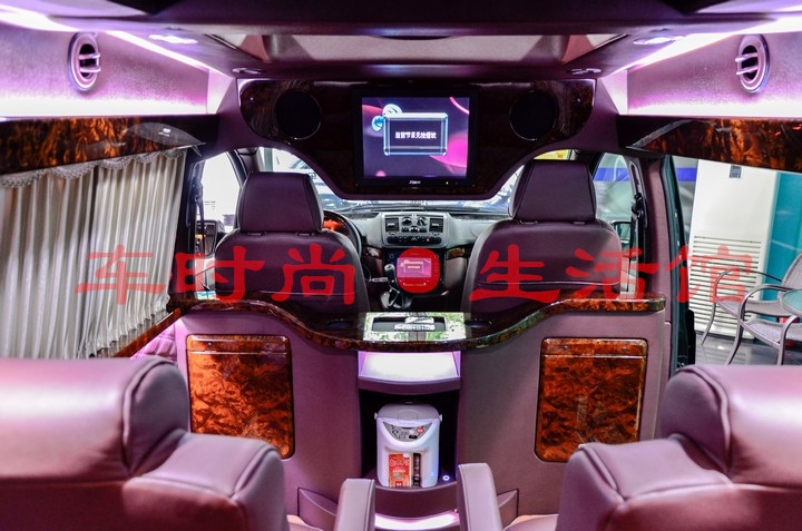 奔馳內(nèi)飾改裝 商務(wù)車豪華改裝